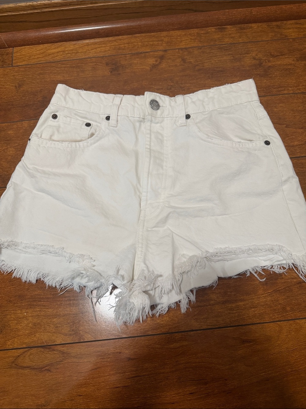 Zara White Frayed Hem Denim Shorts